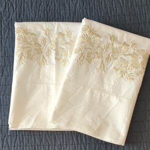 Sferra Embroidered Egyptian Cotton Pillowcases/King
